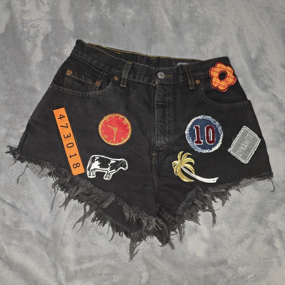 Levis Jeans Black Patched Cutoff Denim Shorts Levi's Size 27 Waist 3 Inch Inseam